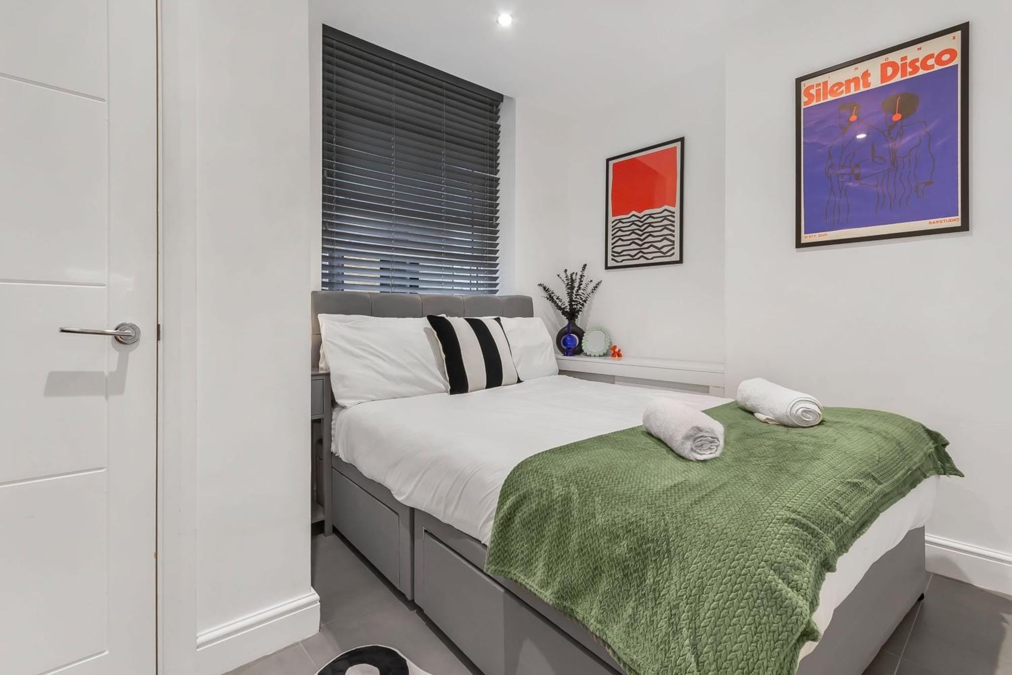 - Sleeps 3 - Near